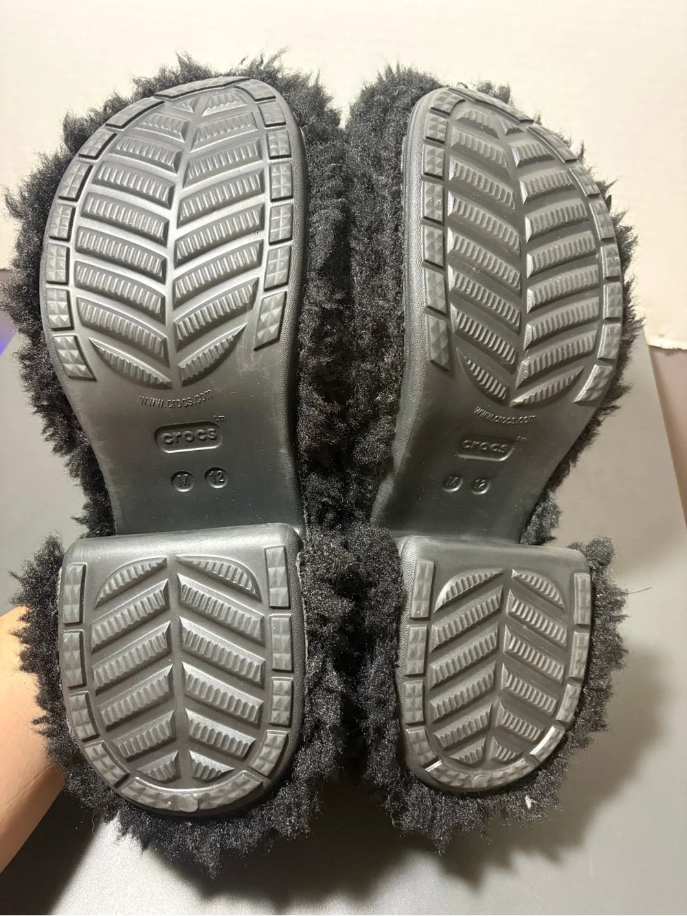 CROCS Black Siren Shaggy Faux Fur Clogs - Picture 5 of 6